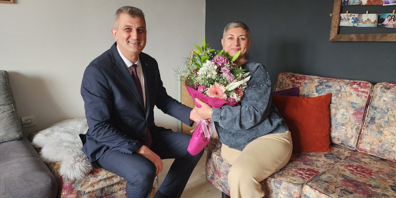 Gölcüklü Asime Koşal’ı ziyaret etti