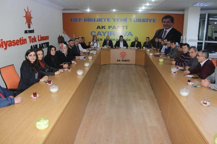 AK Parti Çayırova’dan Türkmenlere yardım