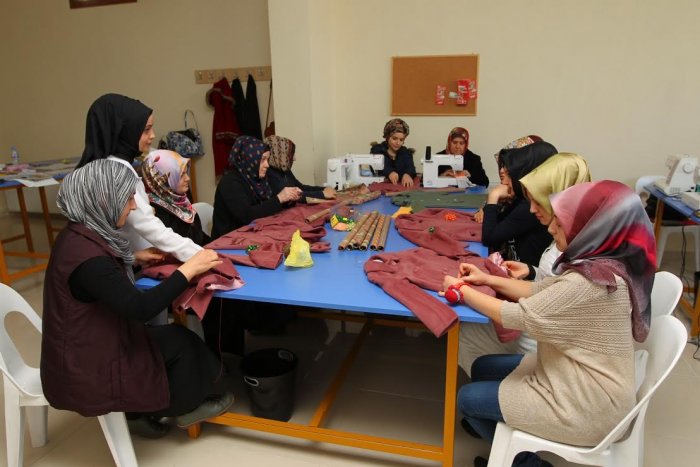 GESMEK kursiyeri yetimler için dikti