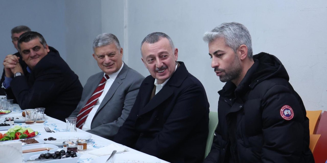 Esnaf kahvaltısıyla güne başladı