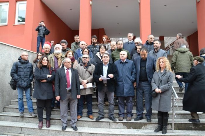 Hekimlerden gözaltı tepkisi