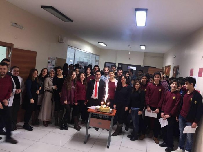 Yeni Umut Lisesi’nde karne heyecanı