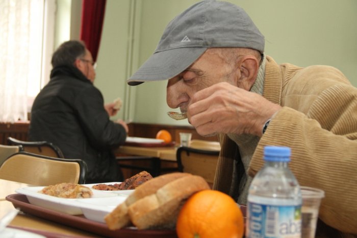 Barınma merkezi, evsizlerin evi oldu