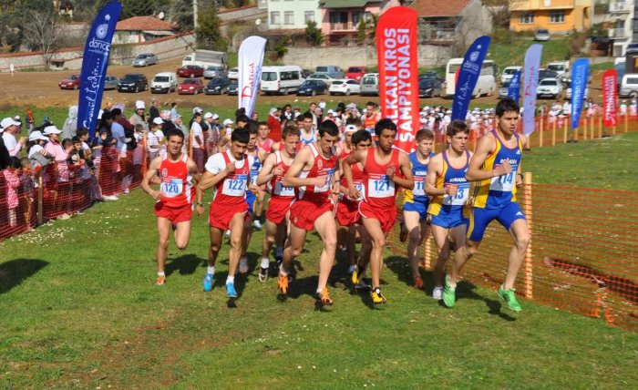 Atletler başarıya doymuyor