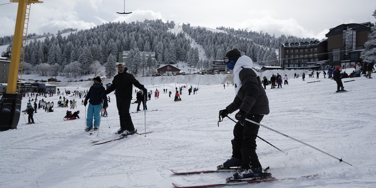 Uludağ'da sezon açıldı, kayak ücretleri belli oldu
