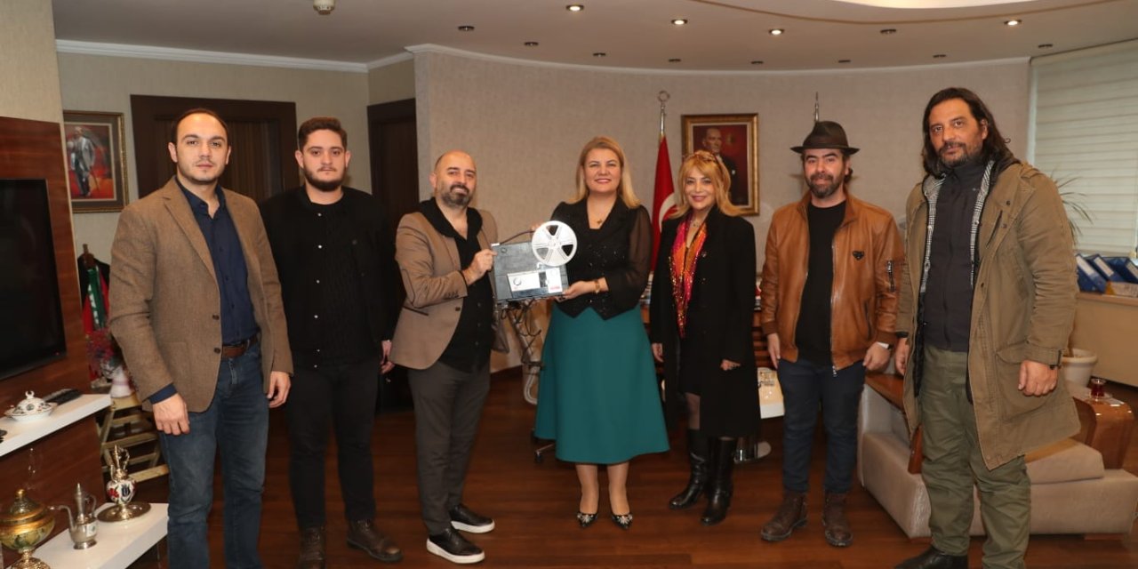 Oyuncak Müzesi’ne nostaljik film makinası bağışı