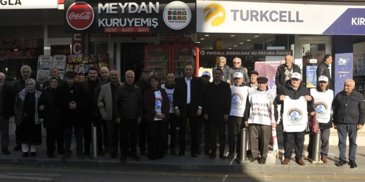 Emekliler Çayırova’da sahaya indi!