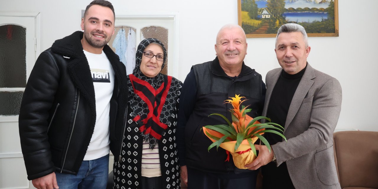 Başkan Ölmez’den hastalara moral ziyareti