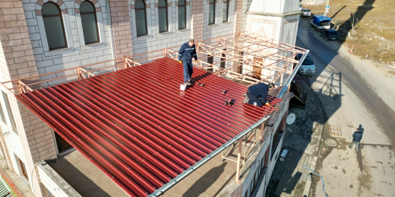 İzmit Belediyesinden Kemer Camii’ne sundurma