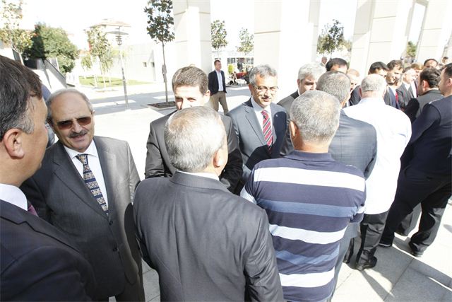 Gebzeliler meydanda bayramlaştı