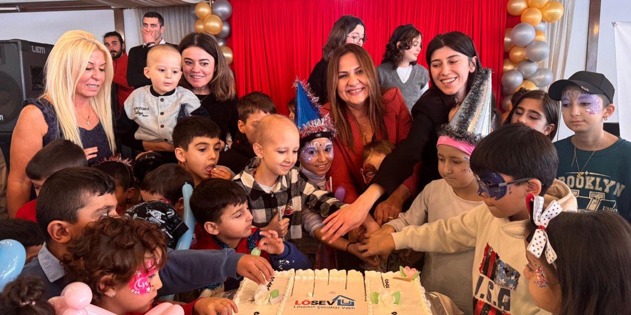 LÖSEV’den lösemili çocuklara yılbaşı partisi