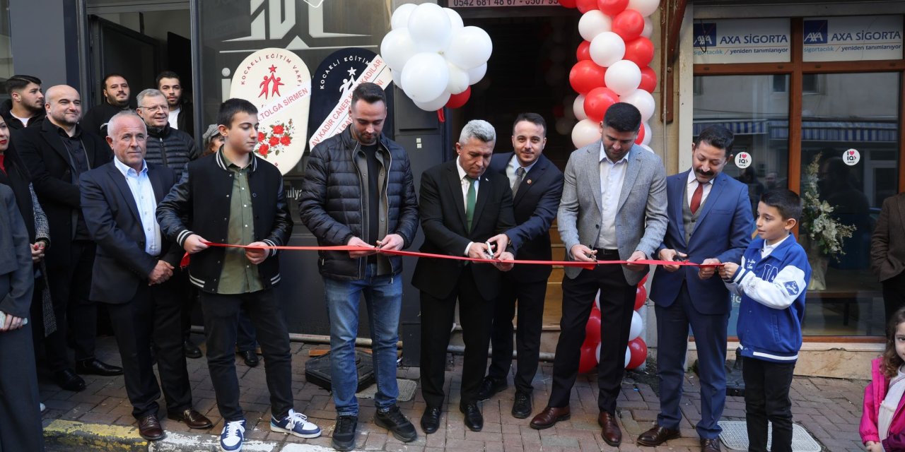 Genç Avukat Berke Can Arık ofisini açtı