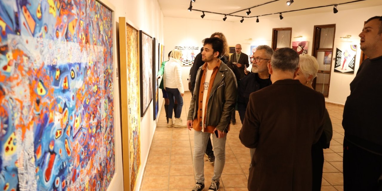 Three Artists sergisi sanatseverlerle buluştu