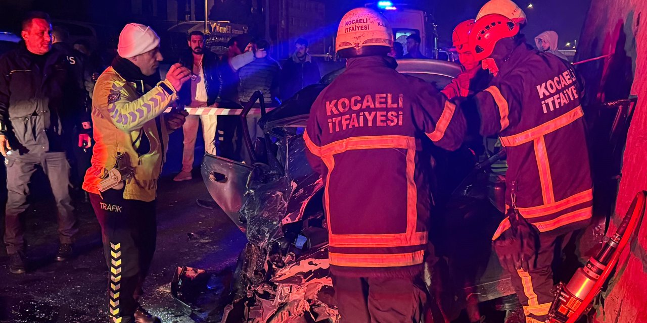 Yeni yılın ilk saatlerinde feci kaza