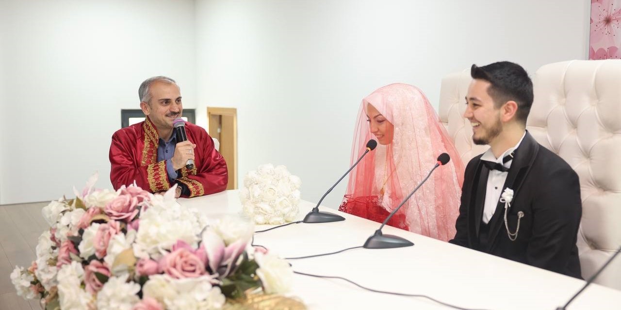 Çayırova'da bin 180 çift dünyaevine girdi