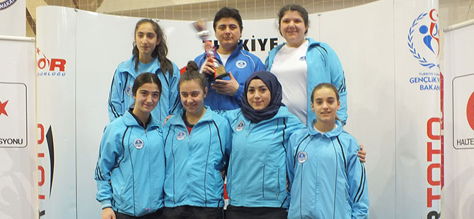 KENDİLERİNDEN BÜYÜKLERLE YARIŞTI