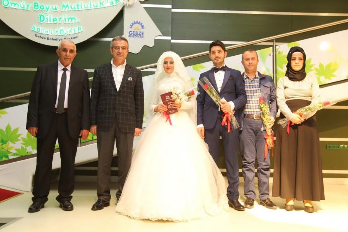 Başkan Köşker Sevgililer Günü’nde nikah kıydı