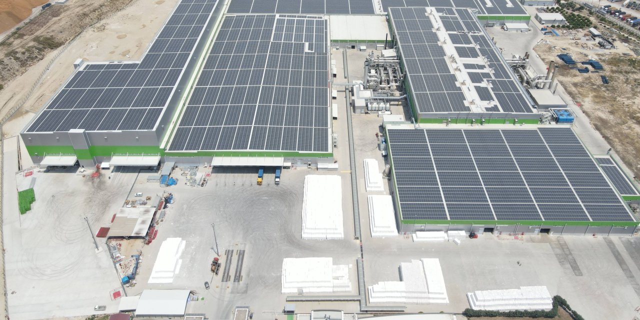 Yenilenebilir enerji yatırımlarıyla   karbon ayak izini azaltıyor