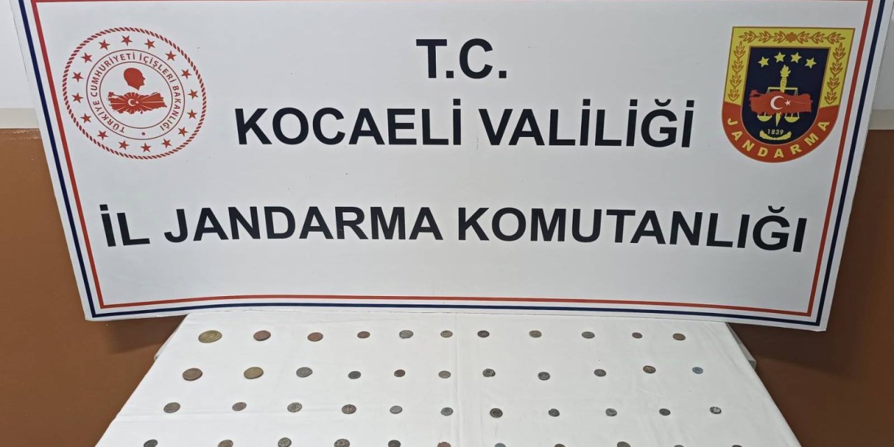 Kartepe’de Tarihi Eser Operasyonu: 59 Adet Sikke Ele Geçirildi