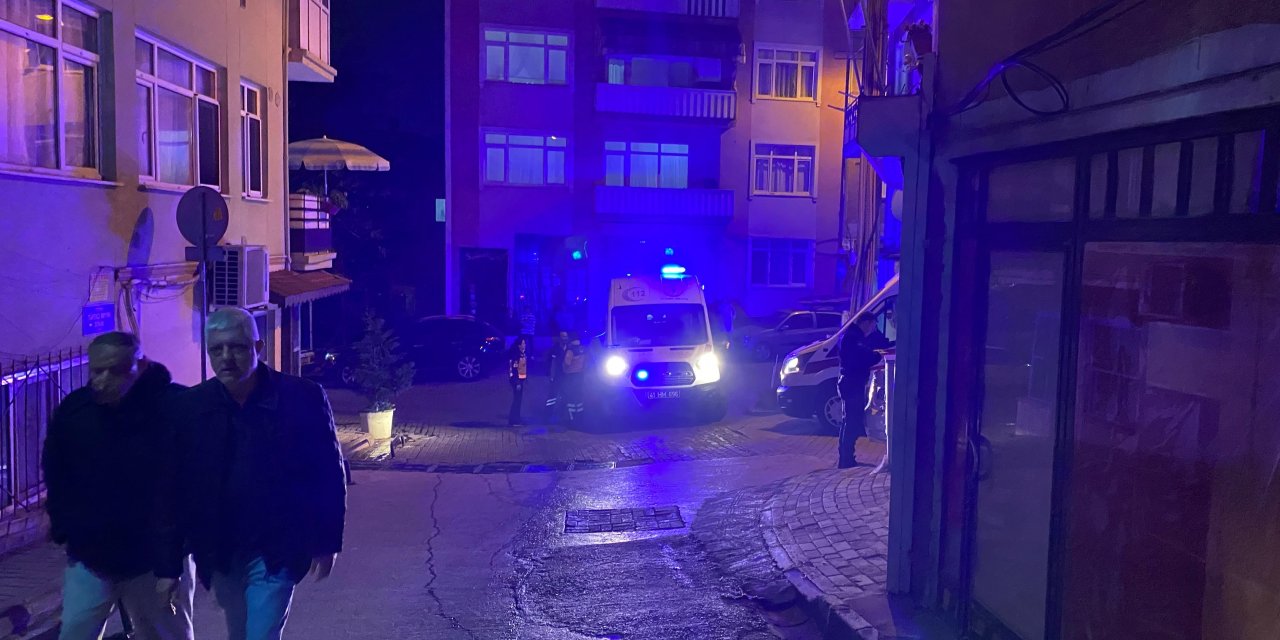 4 katlı binada yangın çıktı, 2 kişi dumandan etkilendi