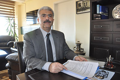 Yümnü öğretmenliğe dönüyor