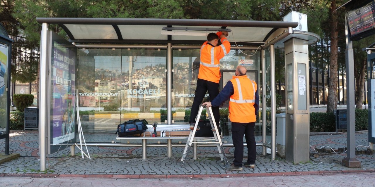 Kadın ve çocukların güvenliği için duraklar aydınlatıyor