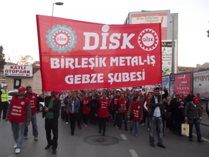 Birleşik Metal sokağı iniyor!