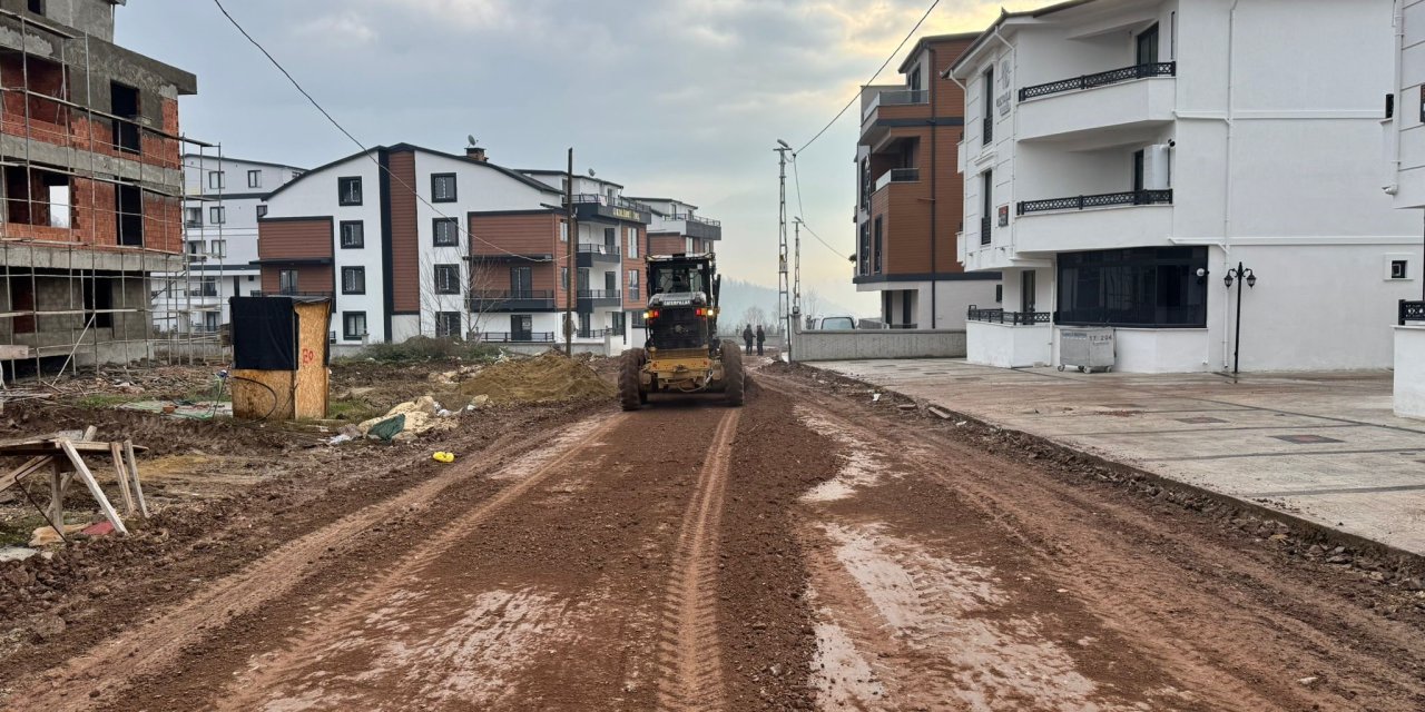 Başiskele'de alt yapı çalışmaları sürüyor