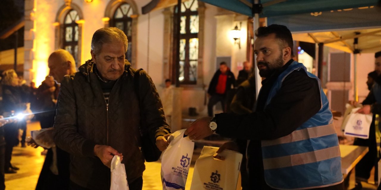 Büyükşehir’den kandil simidi ikramı