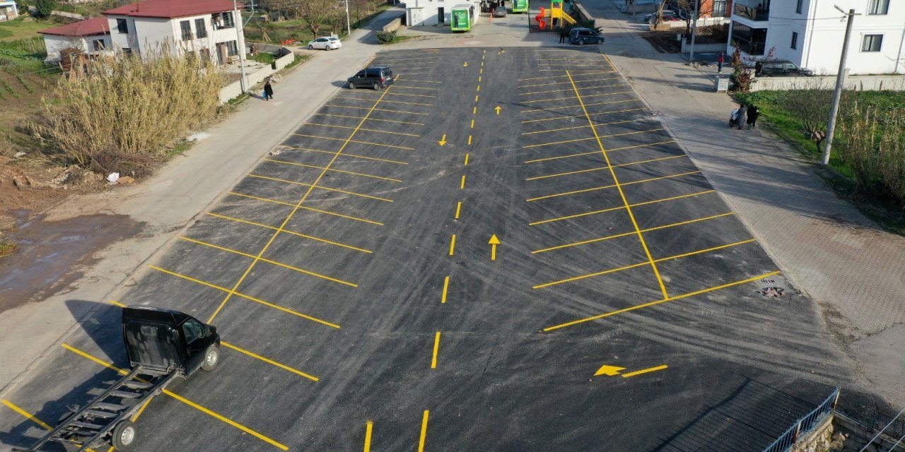 Kapalı Pazar Alanı'nın  otoparkı hizmete hazır