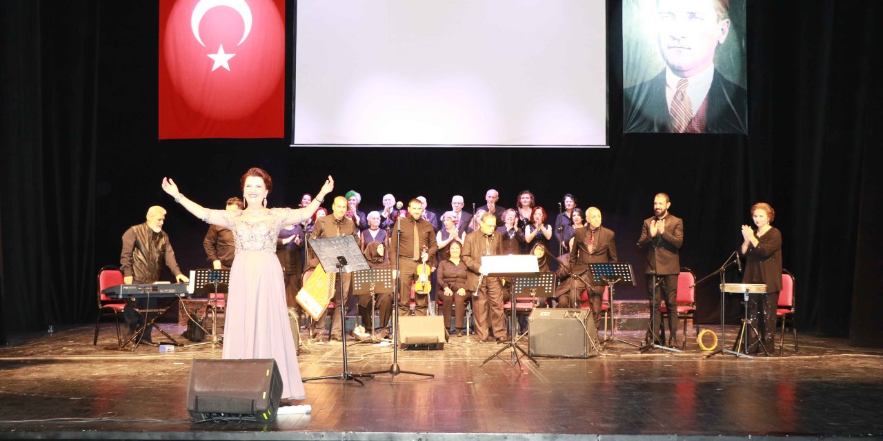 65 yaş üstü korodan nostalji dolu gece