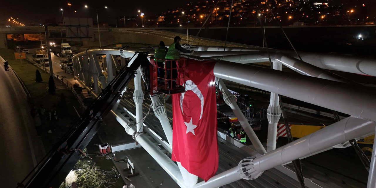 Solaklar’da gece yarısı ‘Üst Geçit’ operasyonu