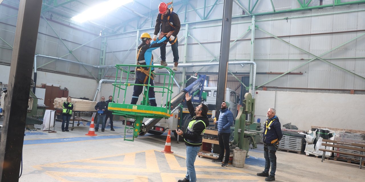 Kartepe’de tatbikat gibi eğitim