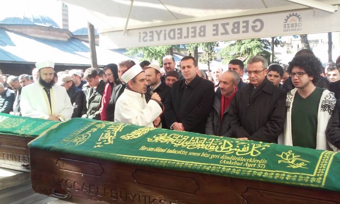 Cenazeler toprağa verildi