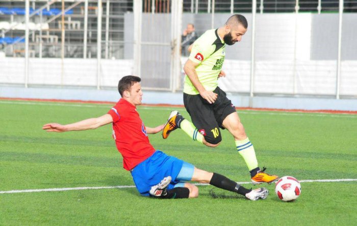 Klasını yine gösterdi