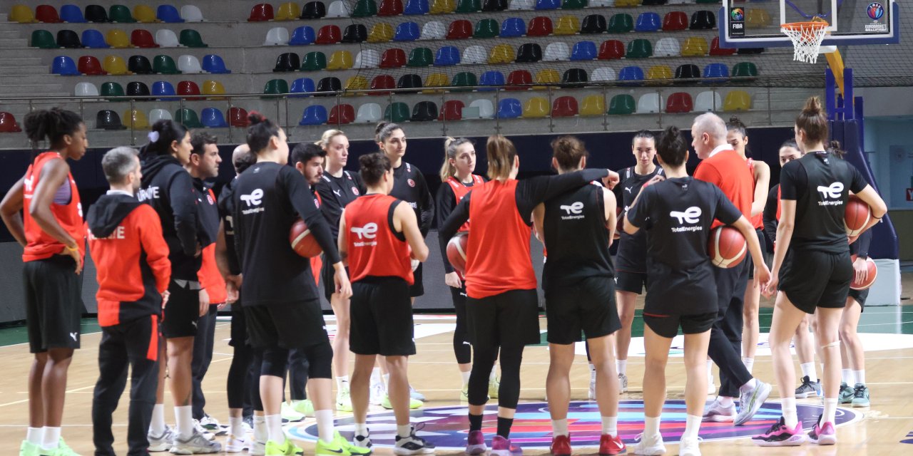 A Milli Kadın Basketbol Takımı, İzlanda maçına moralli hazırlanıyor