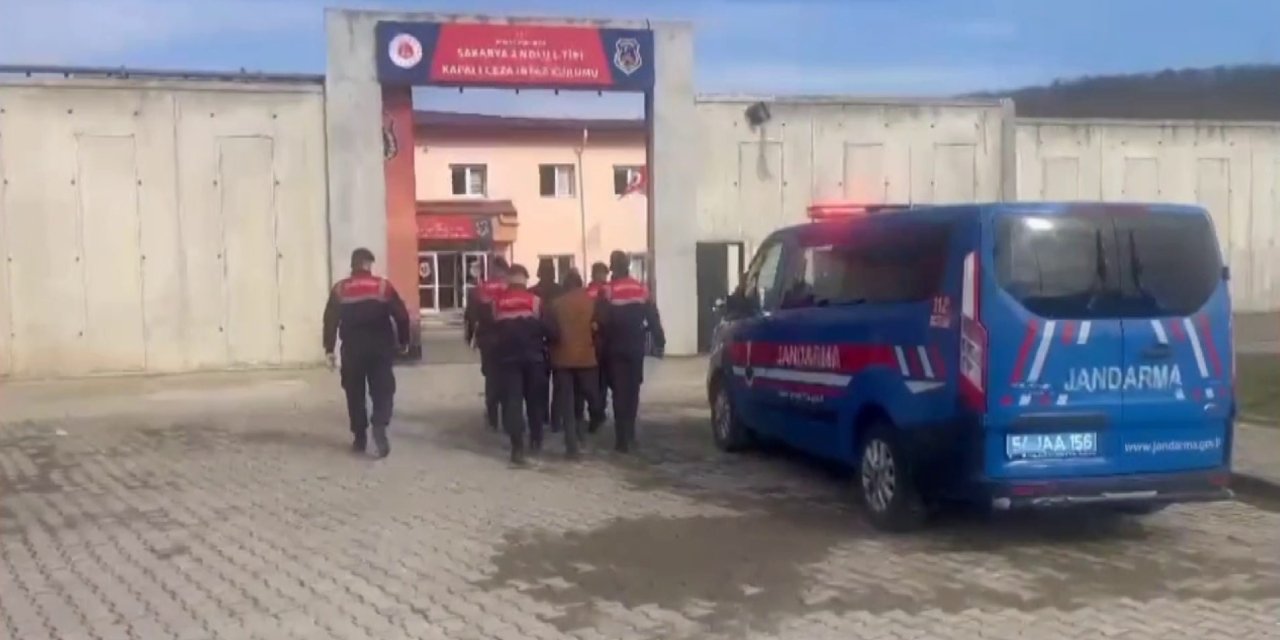 Hayvan hırsızları jandarmadan kaçamıyor