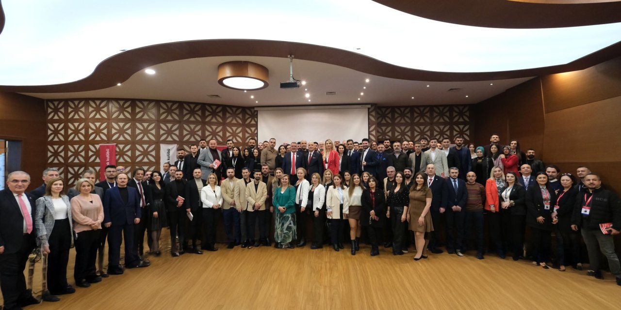 Emlak Kulübü'nden 'Liderlik ve Sektör Geleceği' Semineri