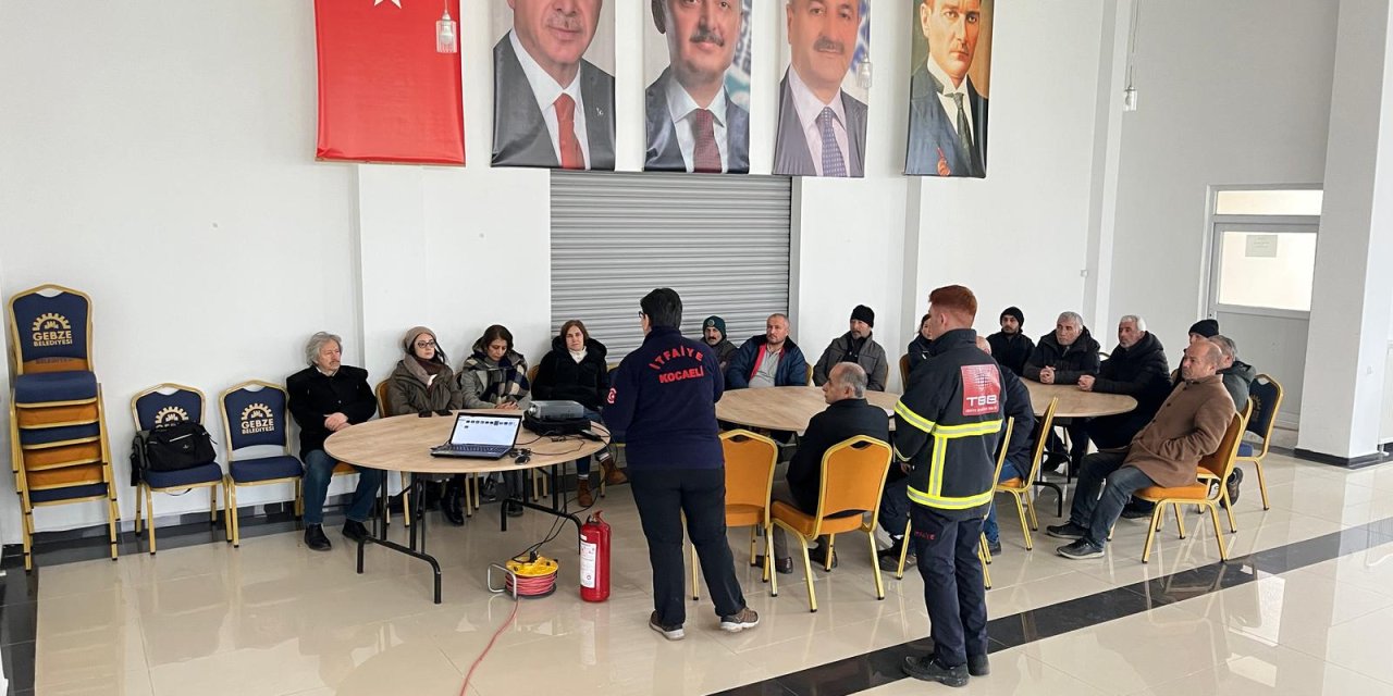 Kocaeli İtfaiyesi vatandaşı bilinçlendiriyor