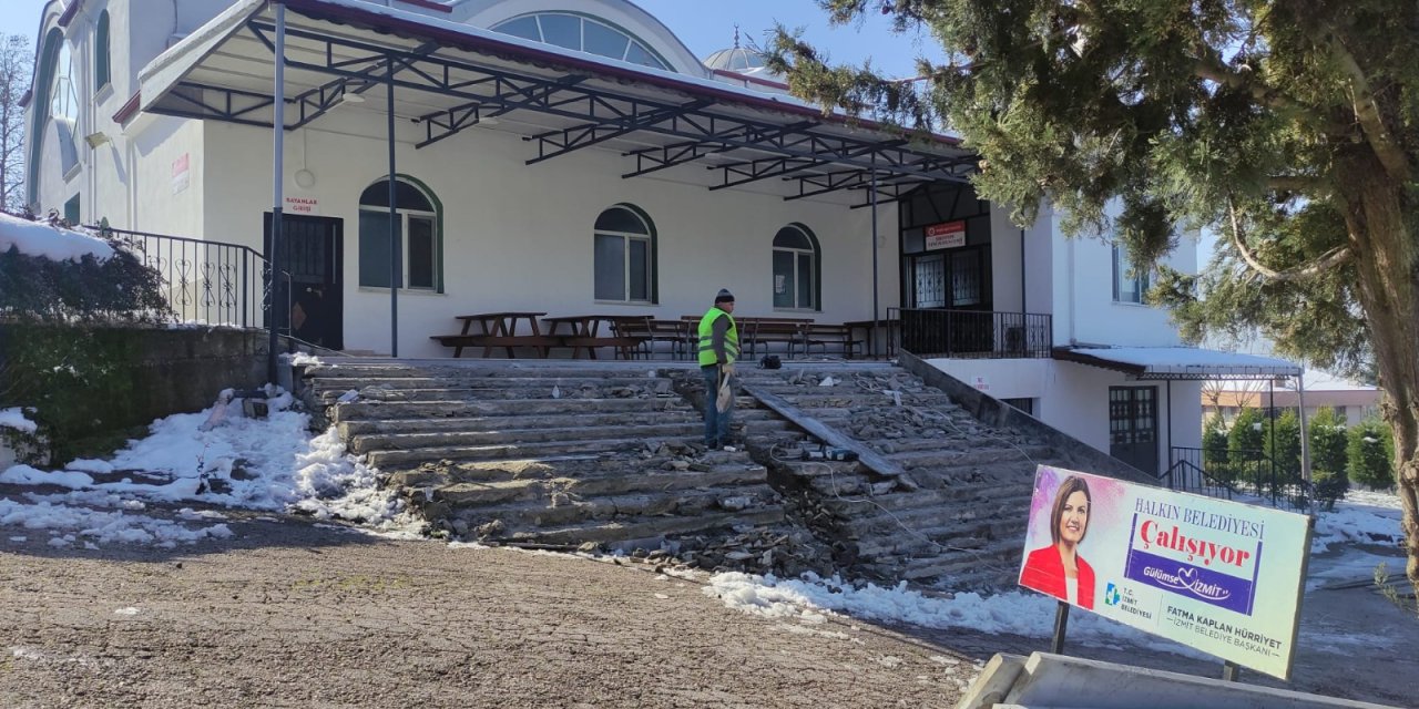 Nene Hatun Camii’nde merdivenler yenileniyor