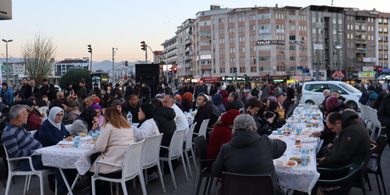 İzmit Belediyesi yine ücretsiz iftar sofraları kuracak