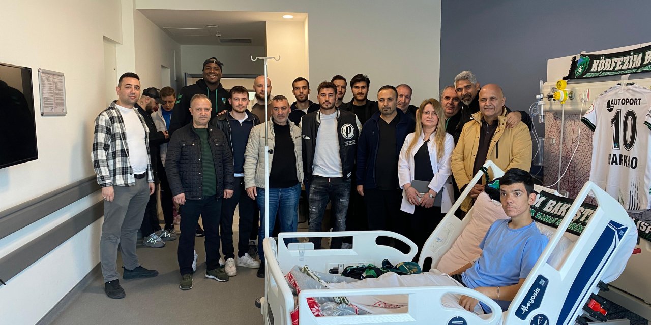 Kocaelispor, tribünden düşen Efe'yle bir araya geldi