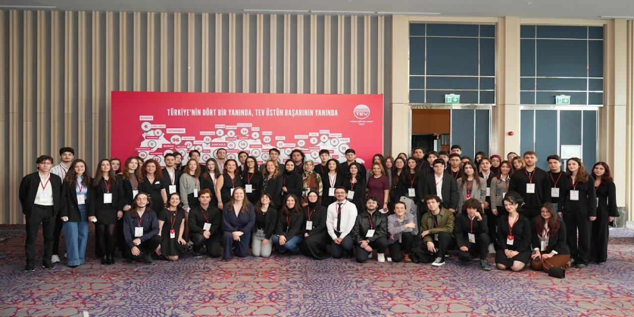 TEV 183 gencin daha geleceğine ışık tutuyor