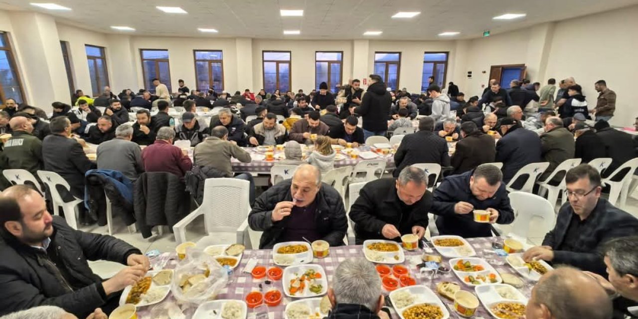 AK Parti Kargalı’da iftar programına katıldı