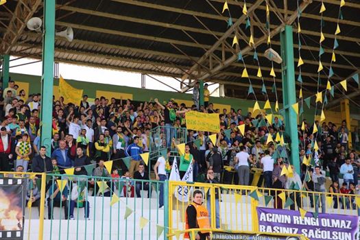 Taraftar görevini yaptı