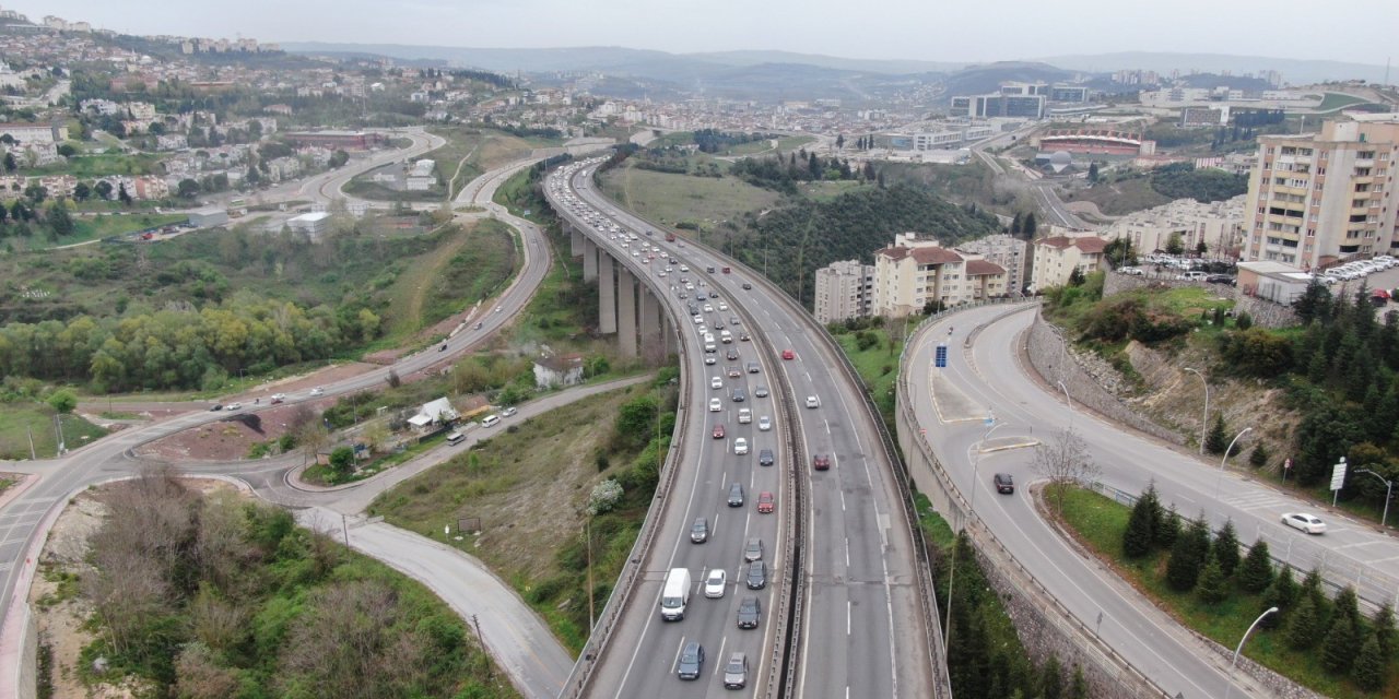 Bayram dönüşü trafiği havadan görüntülendi