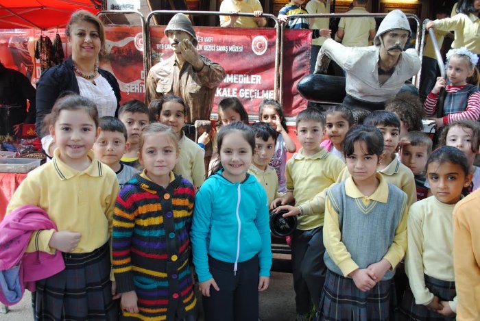 Kroman öğrencileri Çanakkale müzesini gezdi