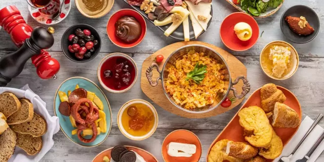 Bugün Ne Pişirsem Diyenlere(10 Nisan 2025 Perşembe) Mevsime Uygun Lezzetli ve Pratik Menü Önerisi