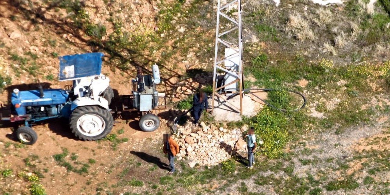 Trafolar, Güneş Paneliyle Enerji Üretilen Tarlada Bulundu!