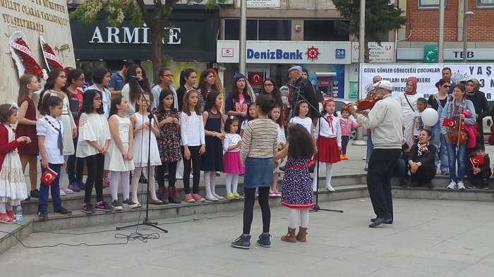 STK’lardan 23 Nisan şöleni